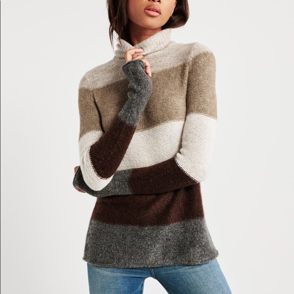 Abercrombie & Fitch Split Back Turtleneck Sweater